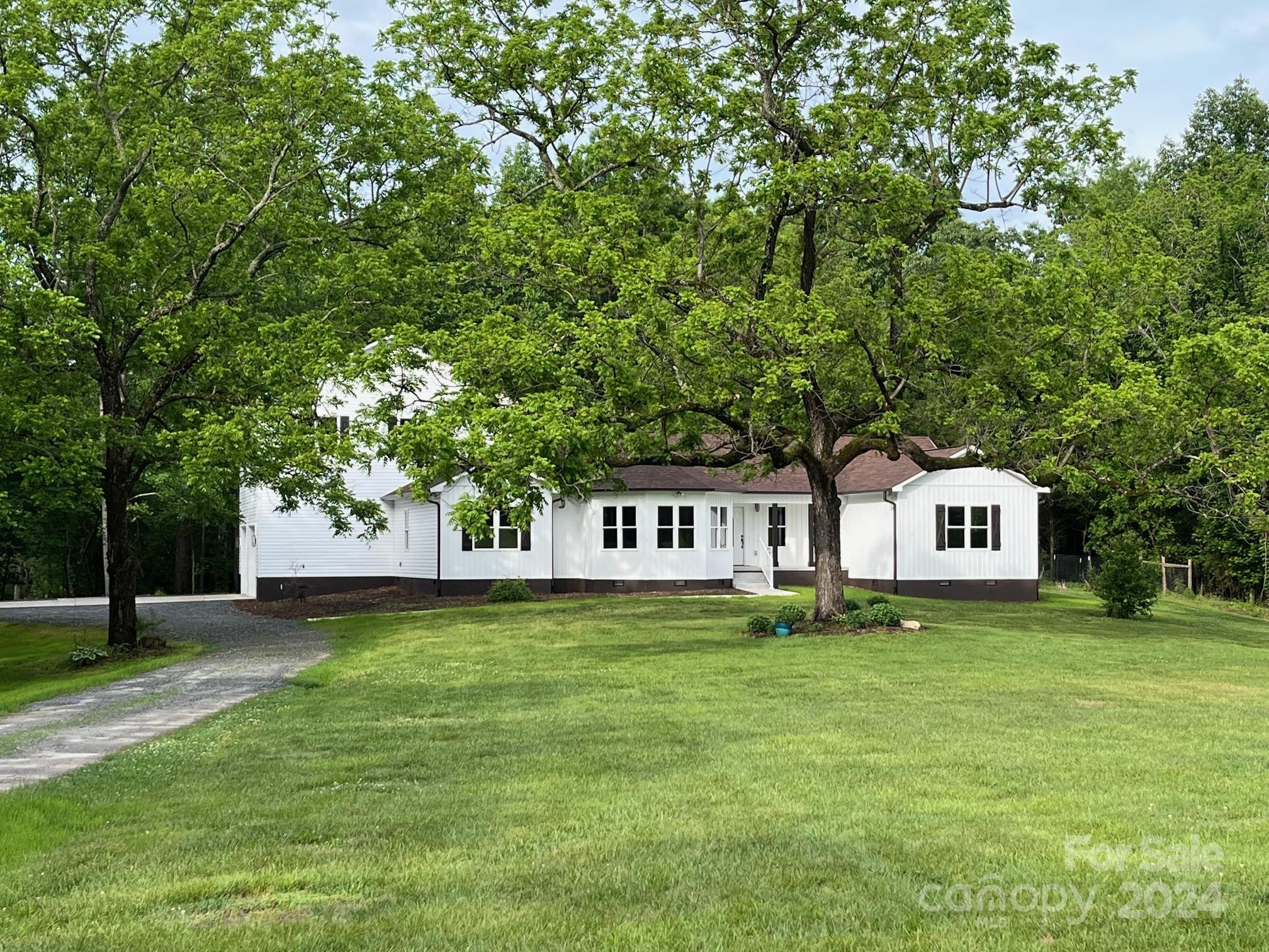 1125 Bethlehem School Road Hickory, NC 28601 - Photo 1 of 39
