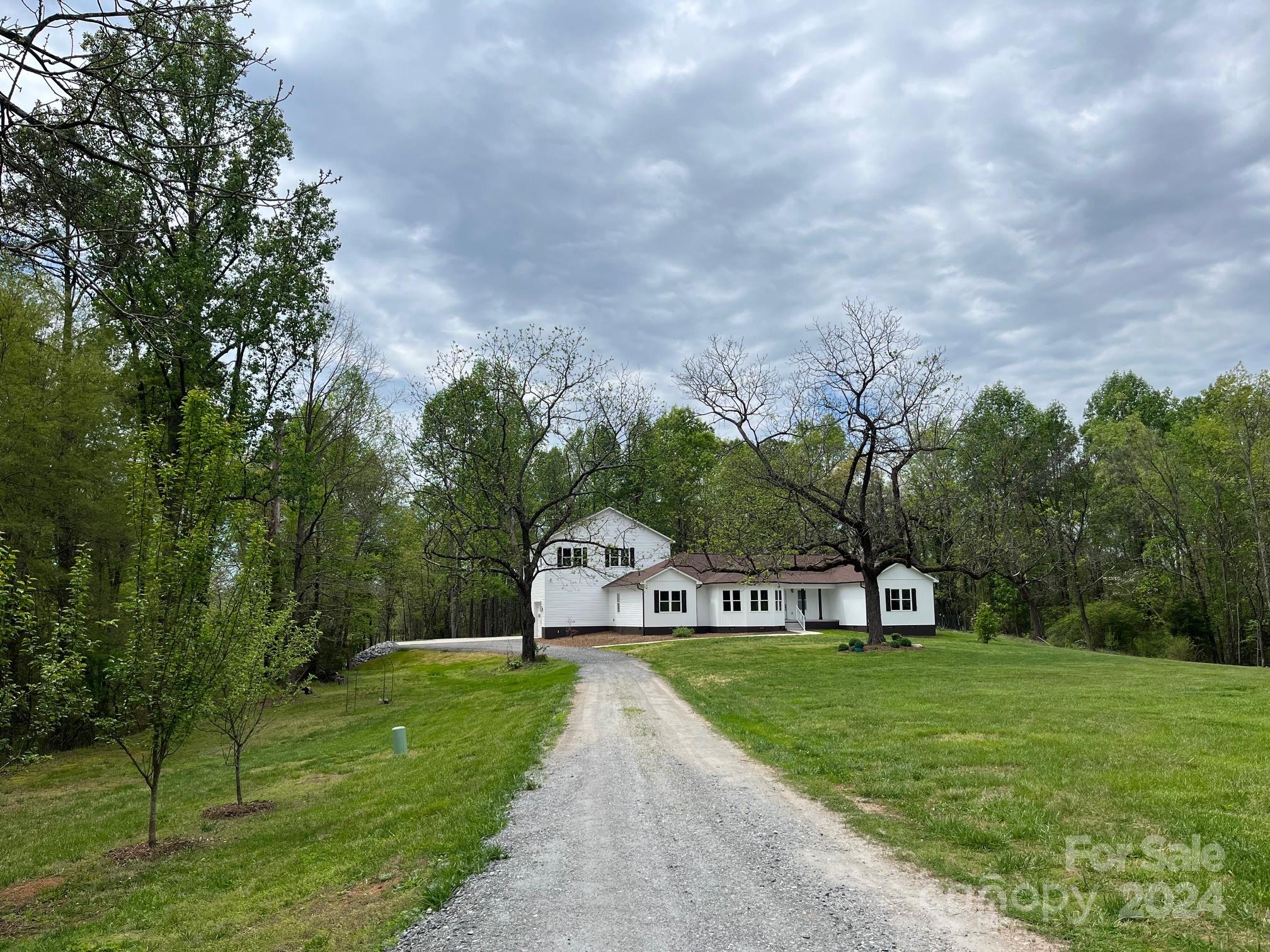 1125 Bethlehem School Road Hickory, NC 28601 - Photo 2 of 39