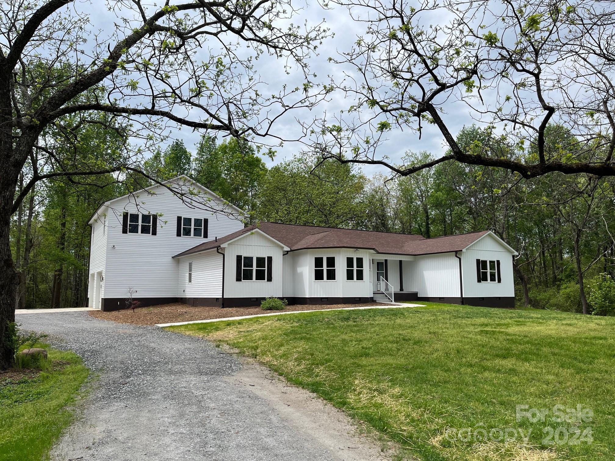 1125 Bethlehem School Road Hickory, NC 28601 - Photo 3 of 39
