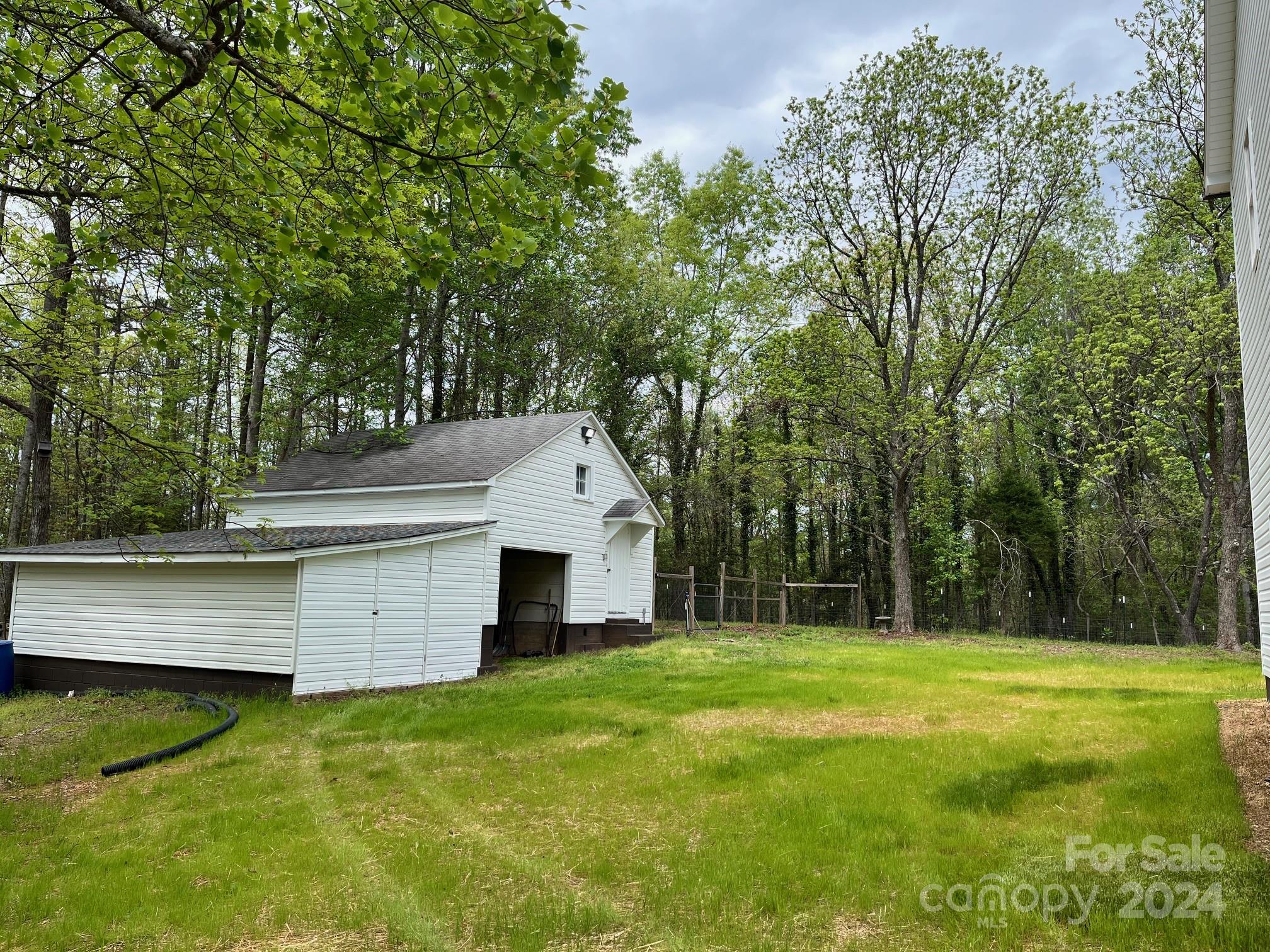 1125 Bethlehem School Road Hickory, NC 28601 - Photo 7 of 39