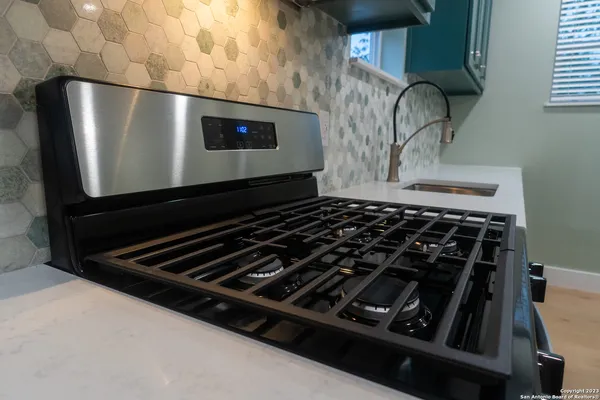 $1,200 | 114 Glenwood Court, Unit 2, San Antonio, TX 78210