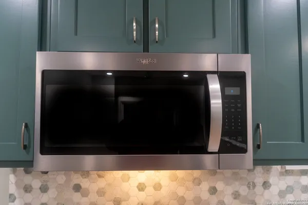 $1,200 | 114 Glenwood Court, Unit 2, San Antonio, TX 78210