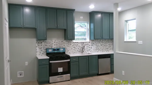 $1,200 | 114 Glenwood Court, Unit 2, San Antonio, TX 78210