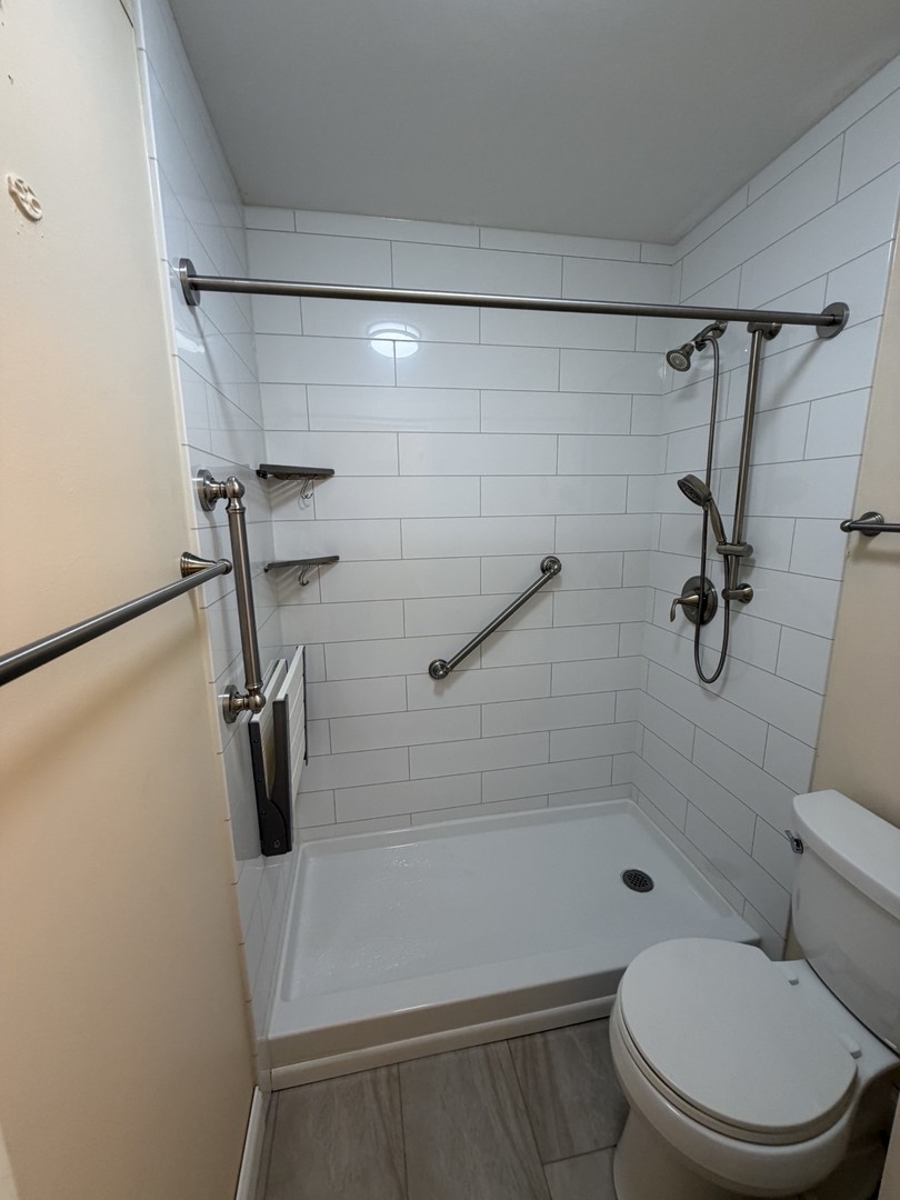 33 North Main Street, Unit 9F Lombard, IL 60148 - Photo 12 of 21