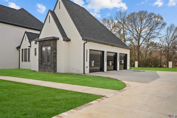 $1,300,000 | 15301 Joor Road, Zachary, LA 70791