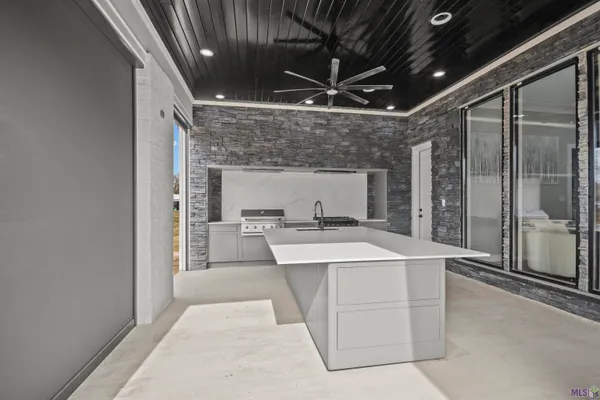 $1,300,000 | 15301 Joor Road, Zachary, LA 70791