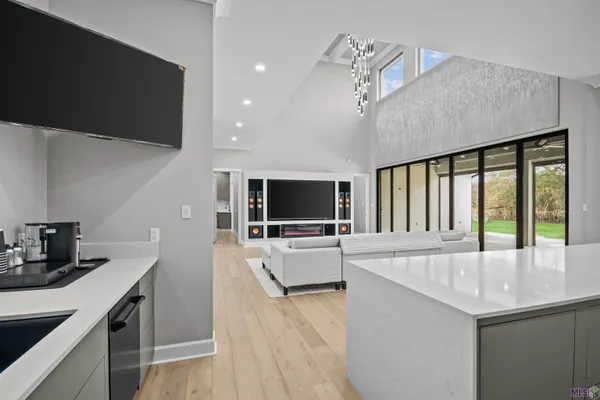 $1,300,000 | 15301 Joor Road, Zachary, LA 70791