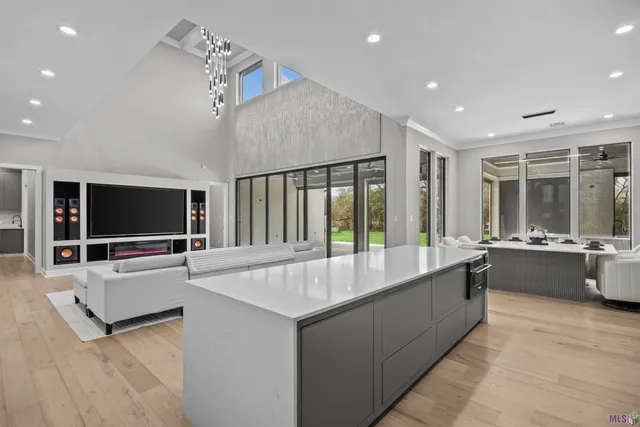 $1,250,000 | 15301 Joor Road, Zachary, LA 70791