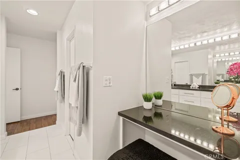 $699,000 | 18150 Andrea Circle South, Unit 1, Northridge, CA 91325