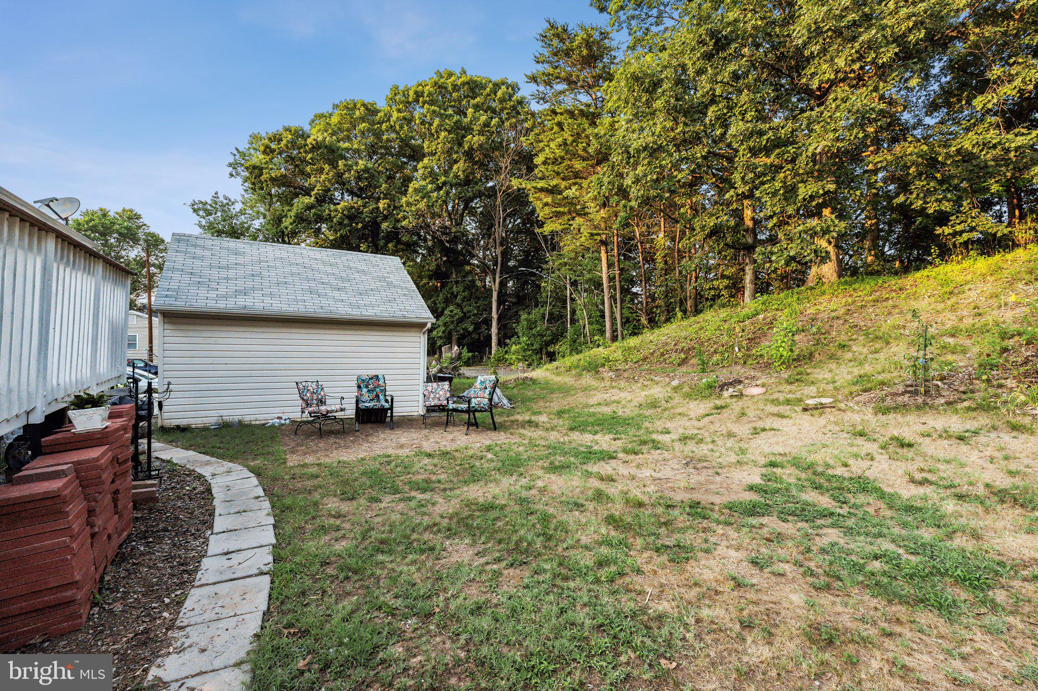 15413 Michigan Rd. Woodbridge, VA 22191 - Photo 26 of 30 Spacious yard for family activities