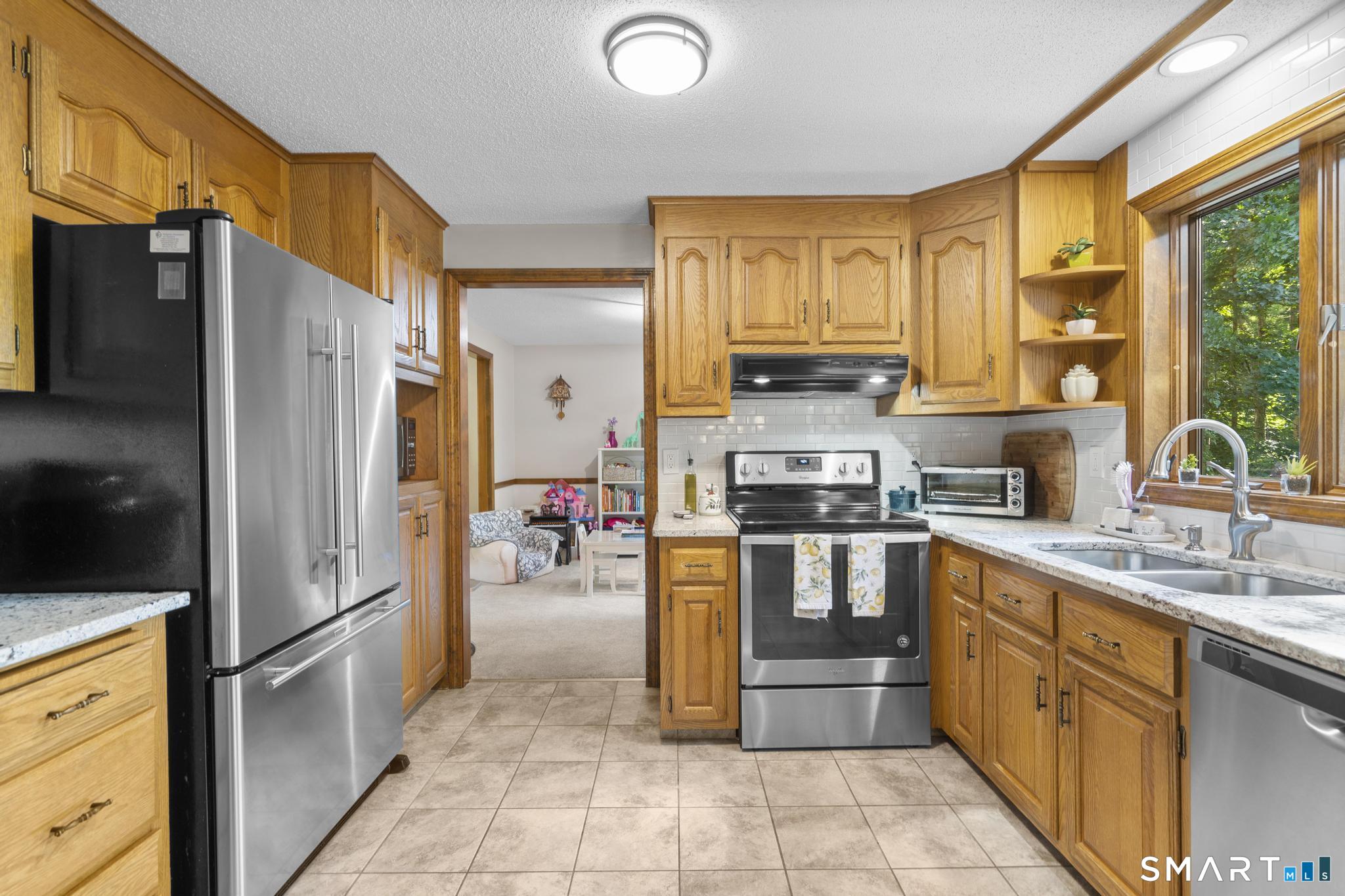 101 Wedgewood Road Southington, CT 06489 - Photo 23 of 40