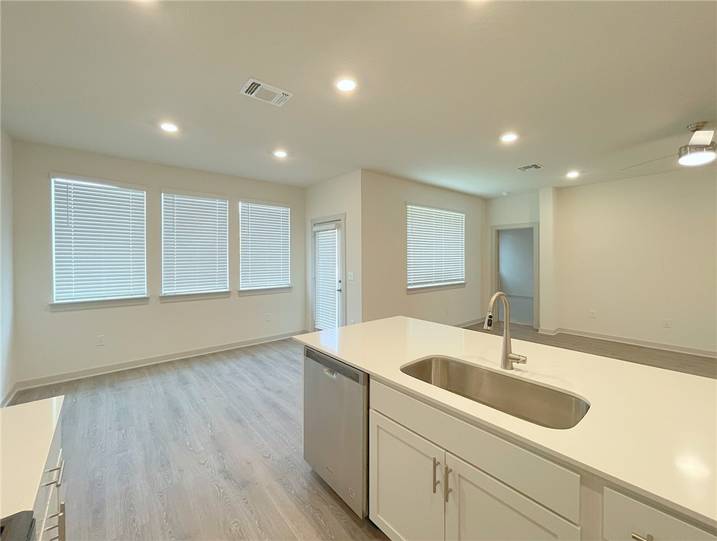 10501 Defender Trail Austin, TX 78754 - Photo 7 of 25