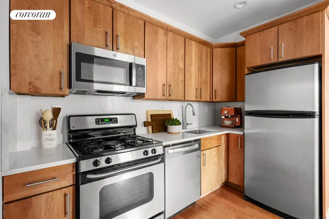 $678,000 | 11 Irving Place, Unit 3B | Clinton Hill