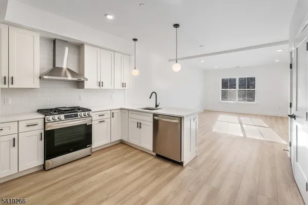 $2,750 | 20 Encampment Court, Montville, NJ 07082