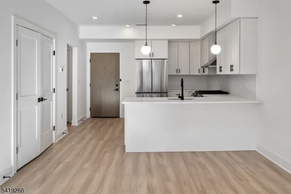 $2,750 | 20 Encampment Court, Montville, NJ 07082