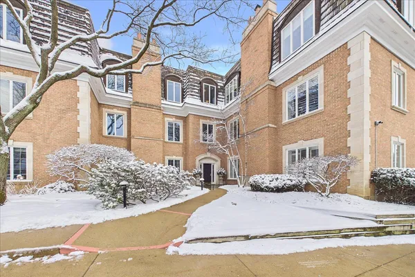 $1,499,000 | 485 Oakwood Avenue, Unit D2, Lake Forest, IL 60045