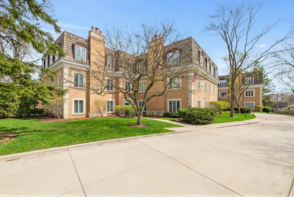 $1,499,000 | 485 Oakwood Avenue, Unit D2, Lake Forest, IL 60045