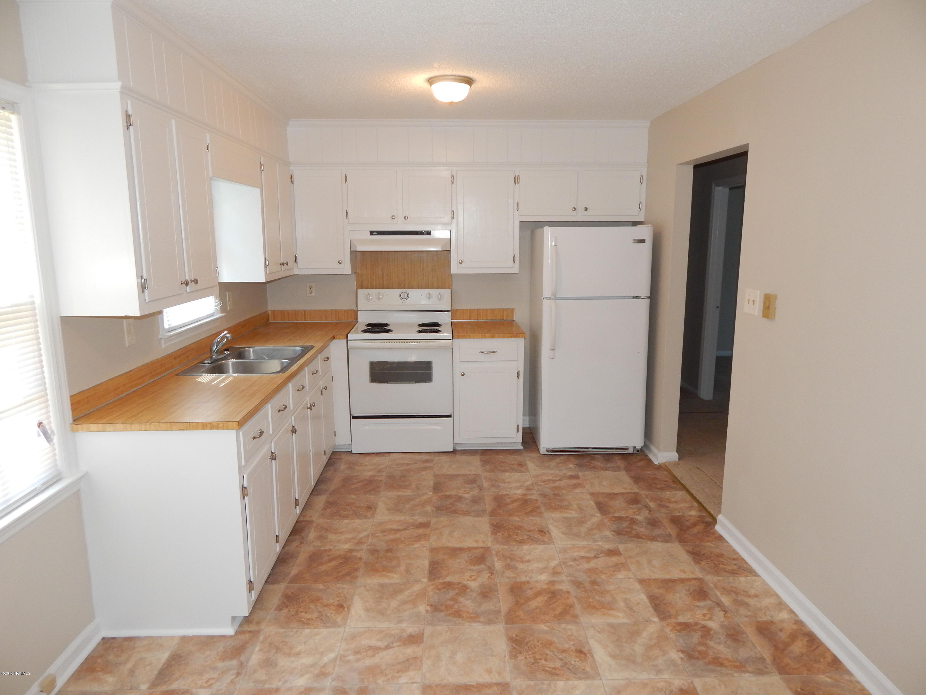 995 Galloway Road Grimesland, NC 27837 - Photo 6 of 16 DSCN2798