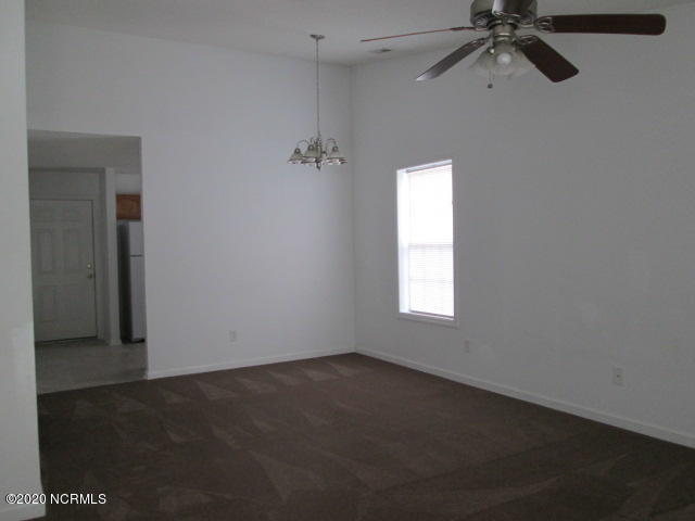 407 Belgrade-Swansboro Road, Unit B Stella, NC 28582 - Photo 4 of 10 living dinn combo