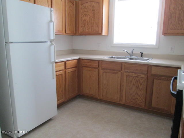 407 Belgrade-Swansboro Road, Unit B Stella, NC 28582 - Photo 6 of 10 kitchen 3