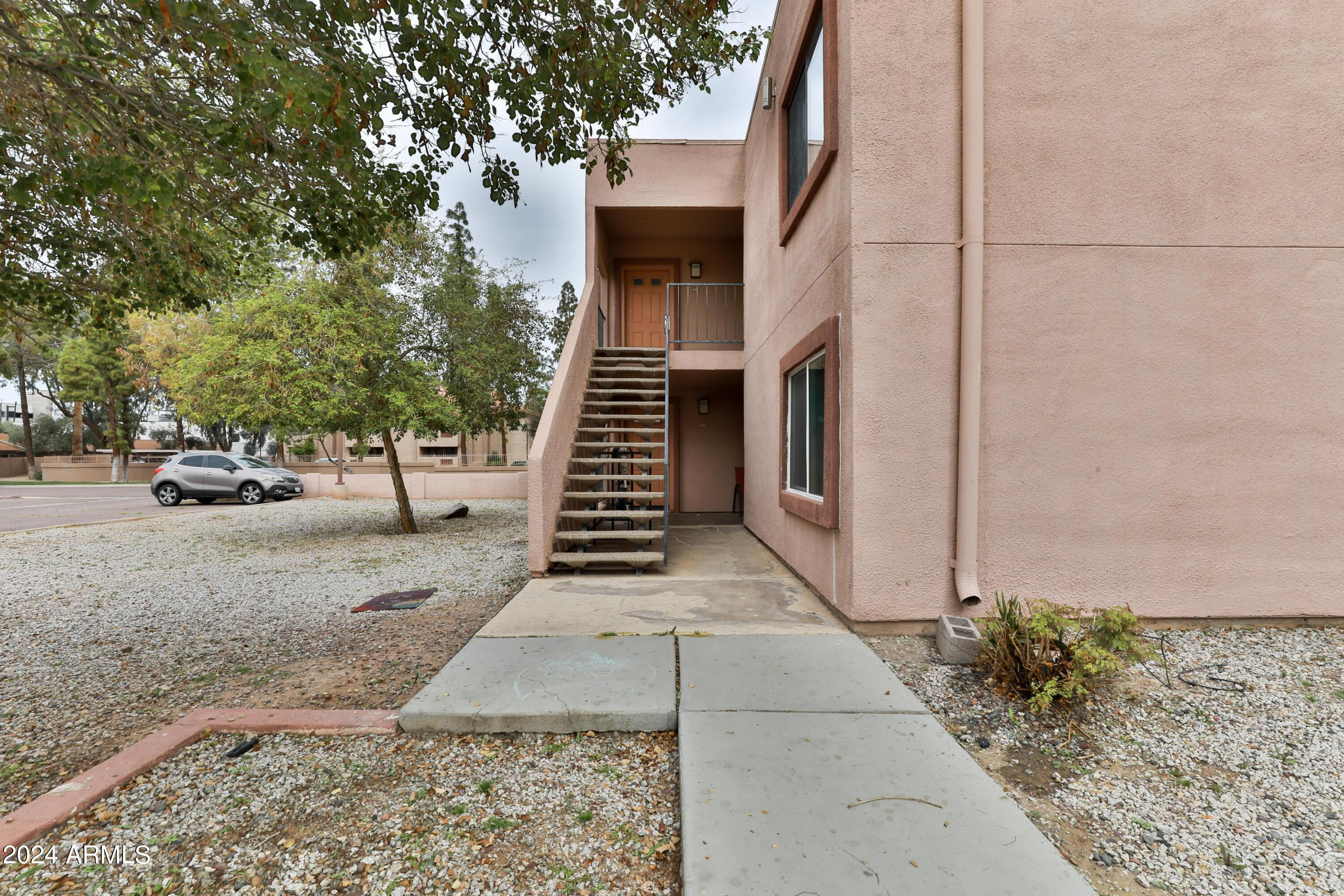 330 South Beck Avenue, Unit 201 Tempe, AZ 85281 - Photo 4 of 17 a view of outdoor space and yard