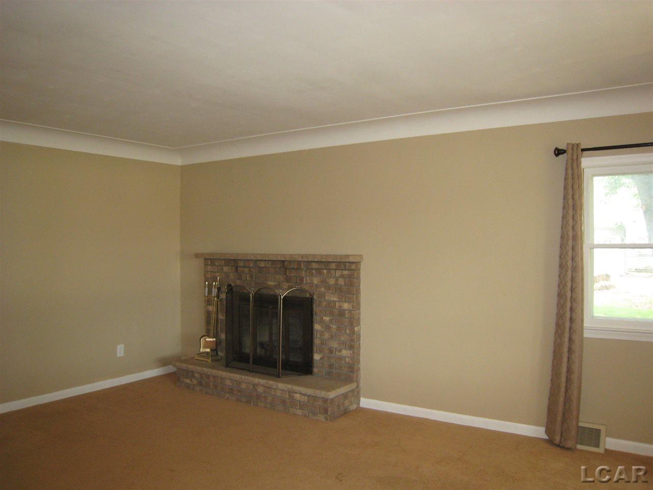 515 North Occidental Road Tecumseh, MI 49286 - Photo 26 of 55 Living Room