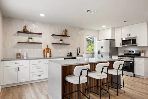 $3,500 | 6106 Bridlington Circle, Austin, TX 78745