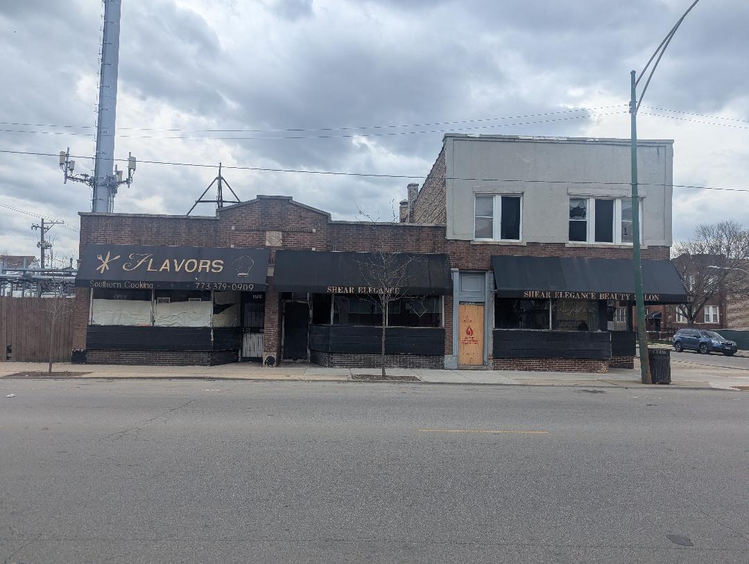 5725 West Division Street Chicago, IL 60651 - Photo 2 of 5 a house view
