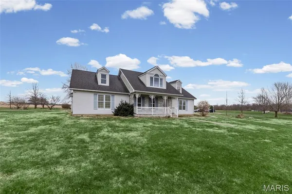 $395,000 | 8160 Bethalto Road, Bethalto, IL 62010