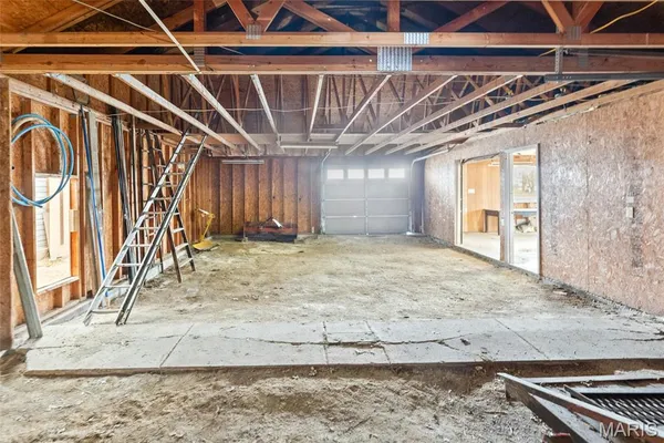 $395,000 | 8160 Bethalto Road, Bethalto, IL 62010