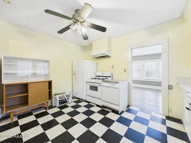 $1,400 | 408 Harding Street, Lafayette, LA 70501