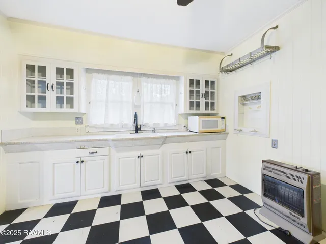 $1,400 | 408 Harding Street, Lafayette, LA 70501