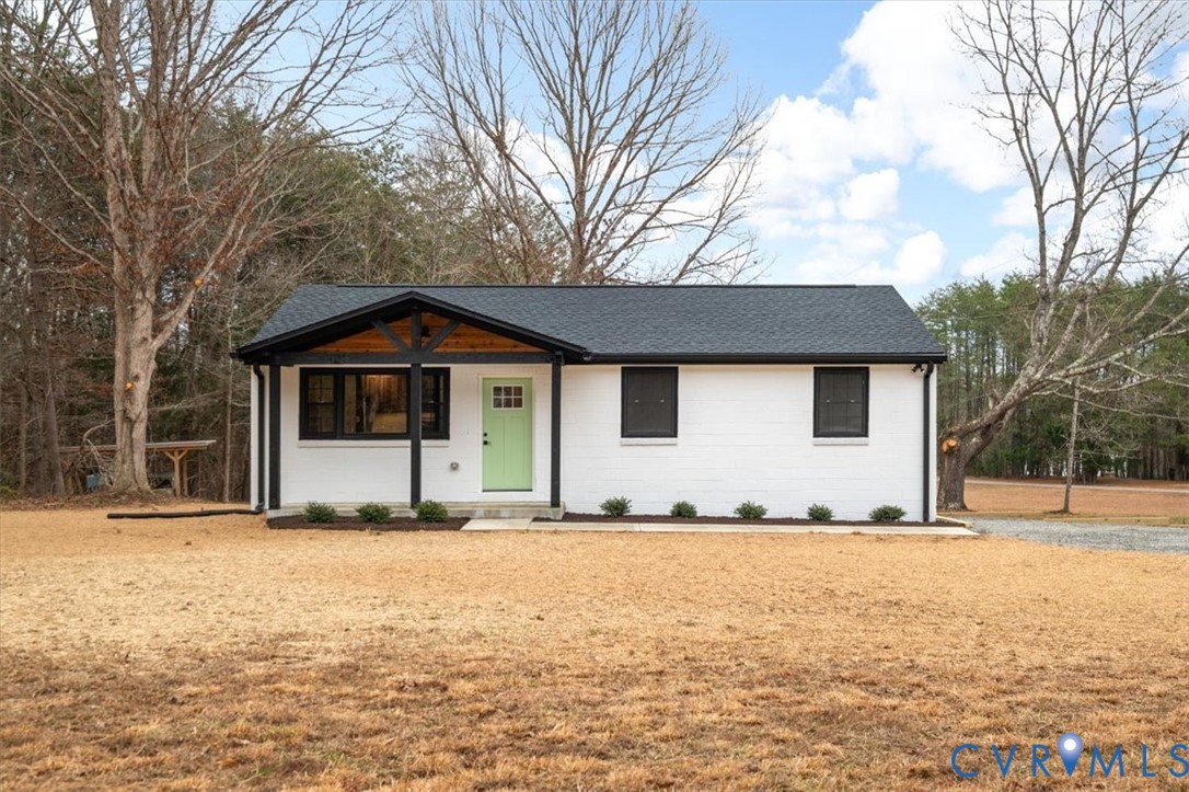 2495 Jackson Shop Road Goochland, VA 23063 - Photo 2 of 38 a front view of a house with a yard