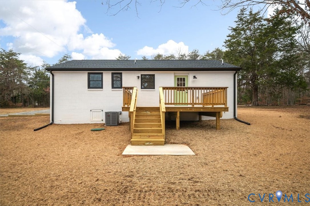 2495 Jackson Shop Road Goochland, VA 23063 - Photo 31 of 38 a front view of a house with a yard