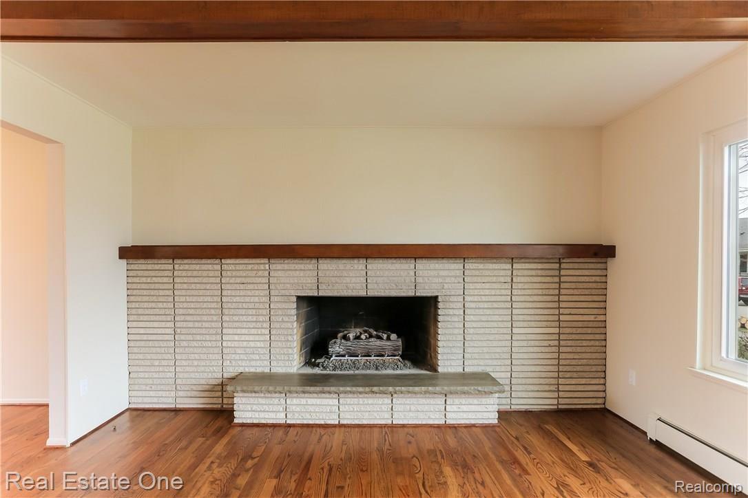 3125 Wakefield Road Berkley, MI 48072 - Photo 9 of 38 006-Living_Room-3895202-large.jpg