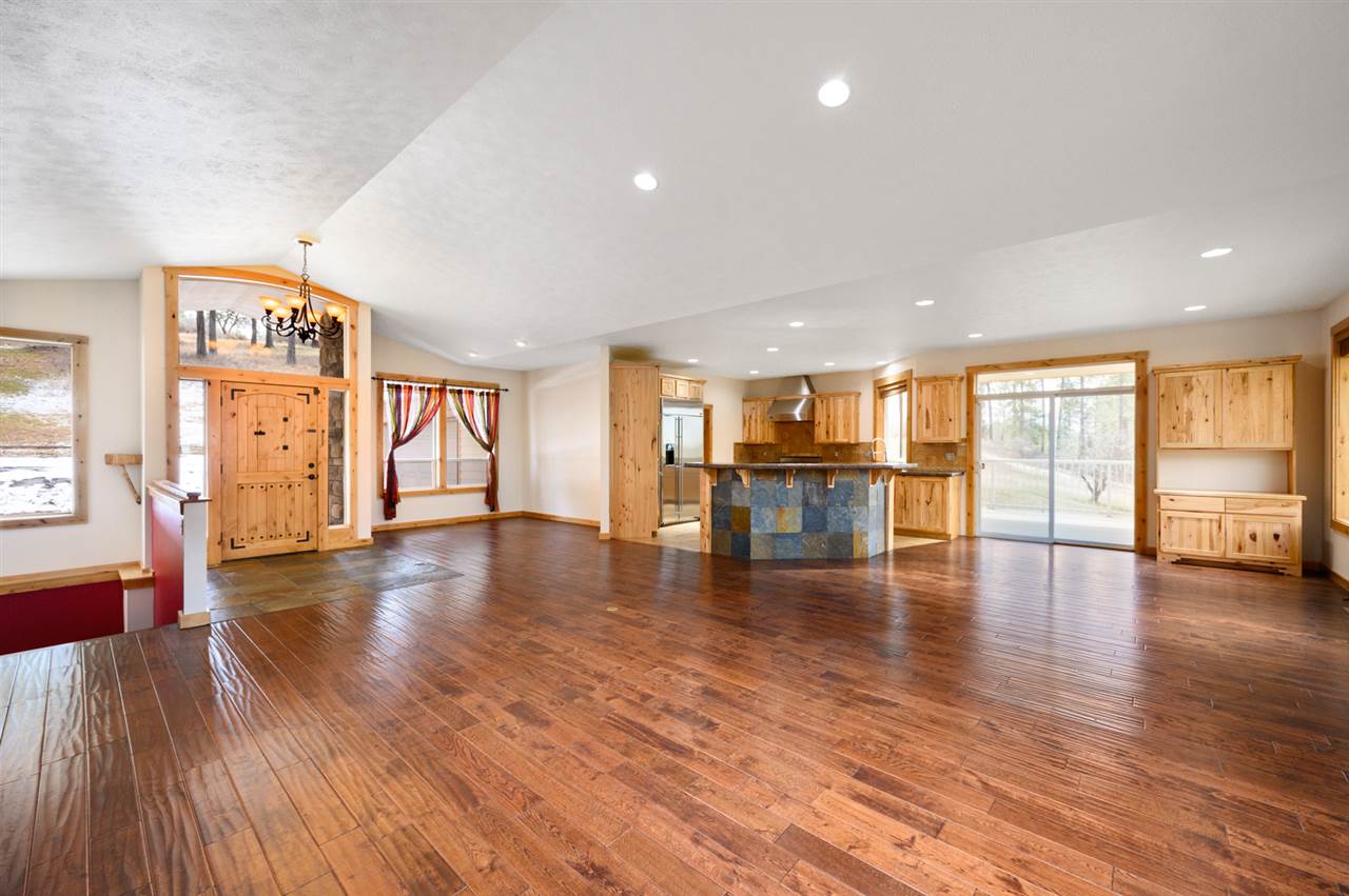 16110 Foothills Road Spokane, WA 99217 - Photo 3 of 20