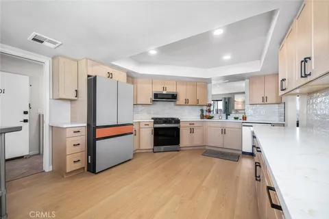 $730,000 | 1425 2nd Street, Unit 301, Long Beach, CA 90802