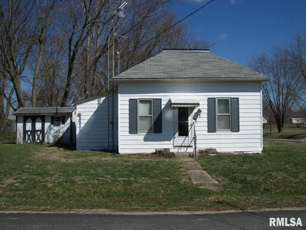 $22,000 | 511 3rd Street, Manchester, IL 62082