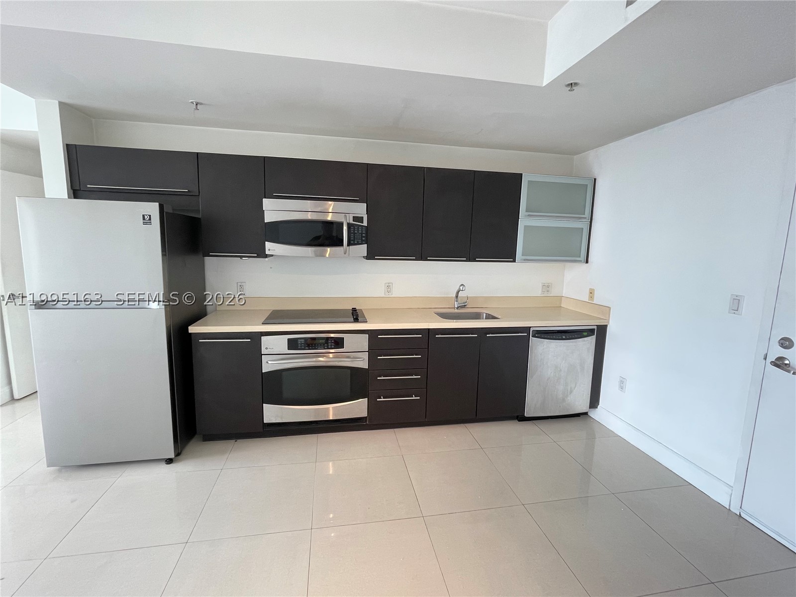90 Southwest 3rd Street, Unit 1809 Miami, FL 33130 - Photo 1 of 34 Gallery Image 1
