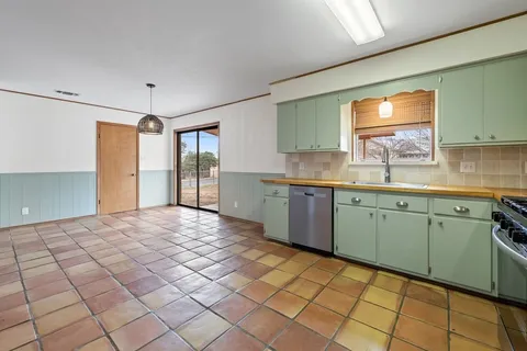 $399,700 | 618 Cross Mountain Drive, Fredericksburg, TX 78624