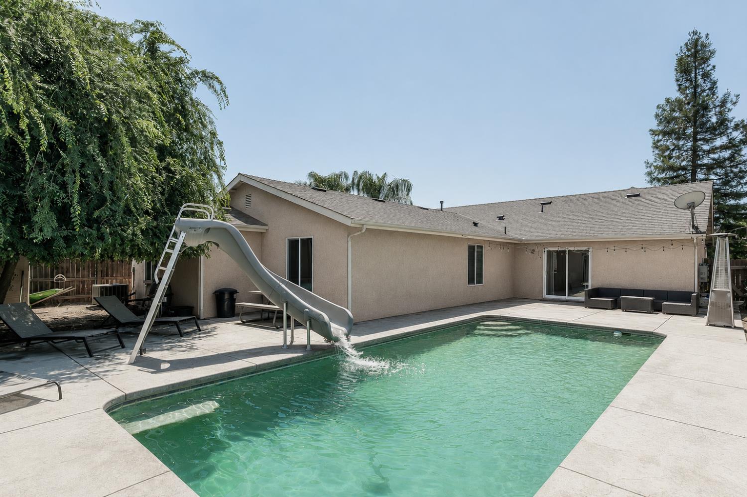180 East Carpenter Avenue Reedley, CA 93654 - Photo 28 of 40