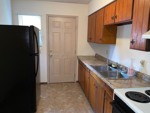 30 High Street Delaware, OH 43015 - Photo 4 of 11 Kitchen