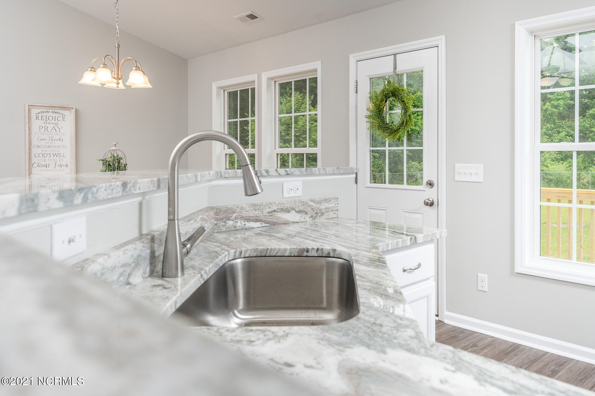 501 Southwest Ridge Drive Richlands, NC 28574 - Photo 8 of 22 DSC_3848