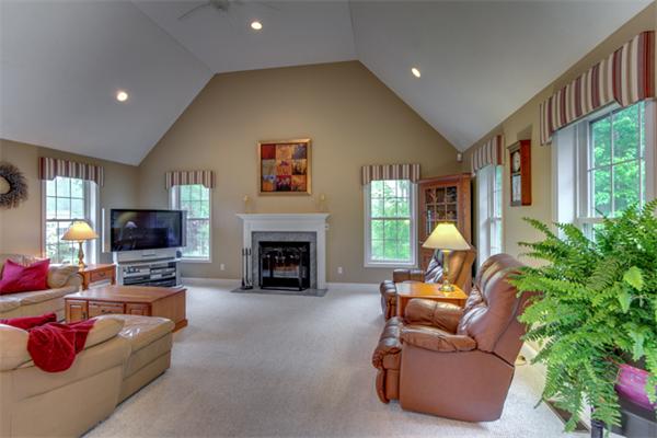 72 Danforth Road Tyngsborough, MA 01879 - Photo 9 of 27