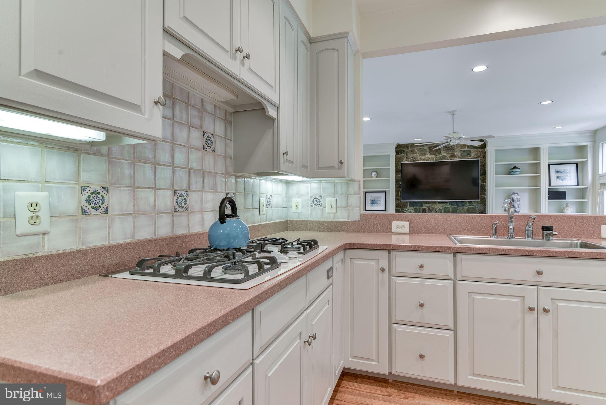 6804 Rannoch Road Bethesda, MD 20817 - Photo 18 of 30 Kitchen