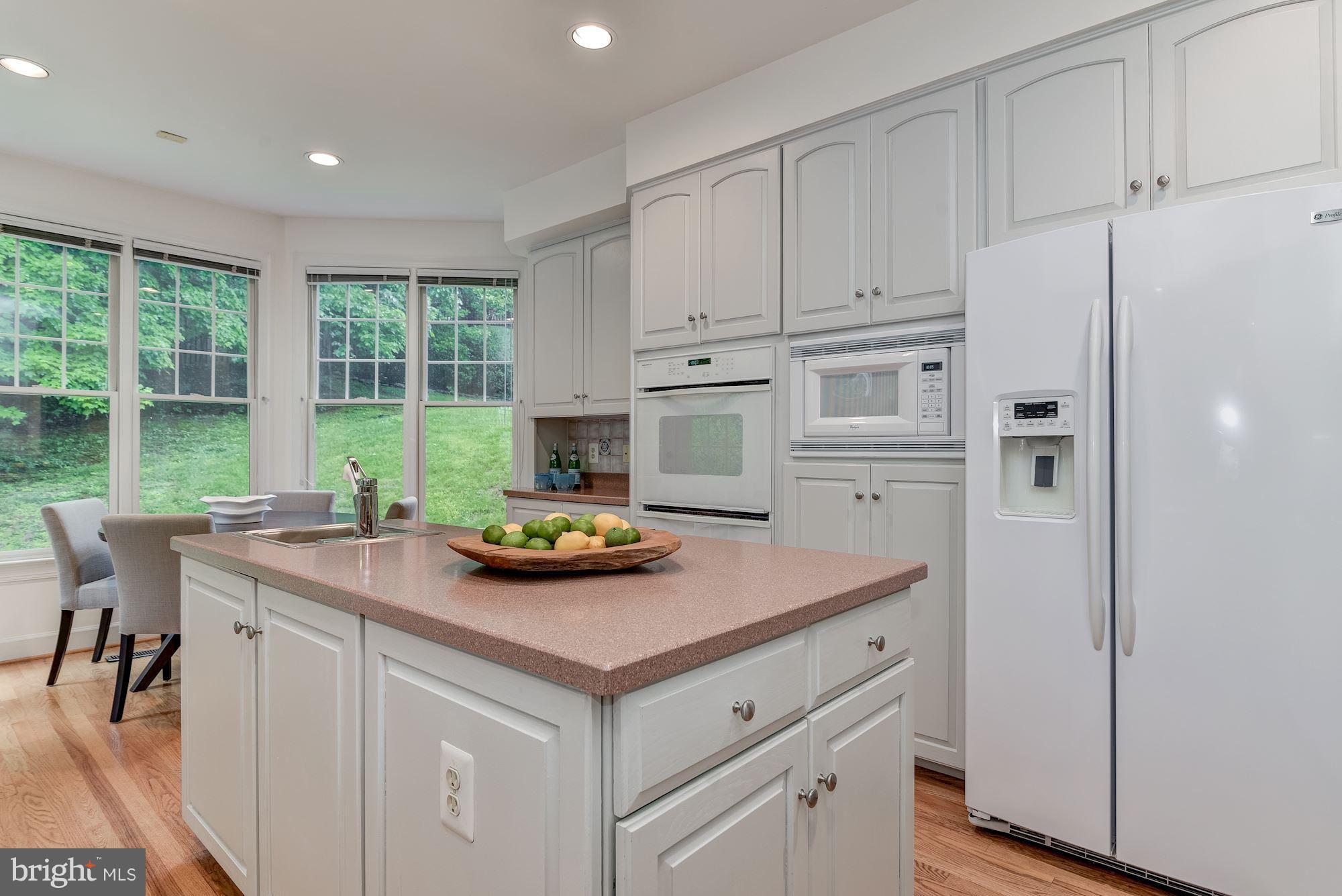 6804 Rannoch Road Bethesda, MD 20817 - Photo 20 of 30 Kitchen