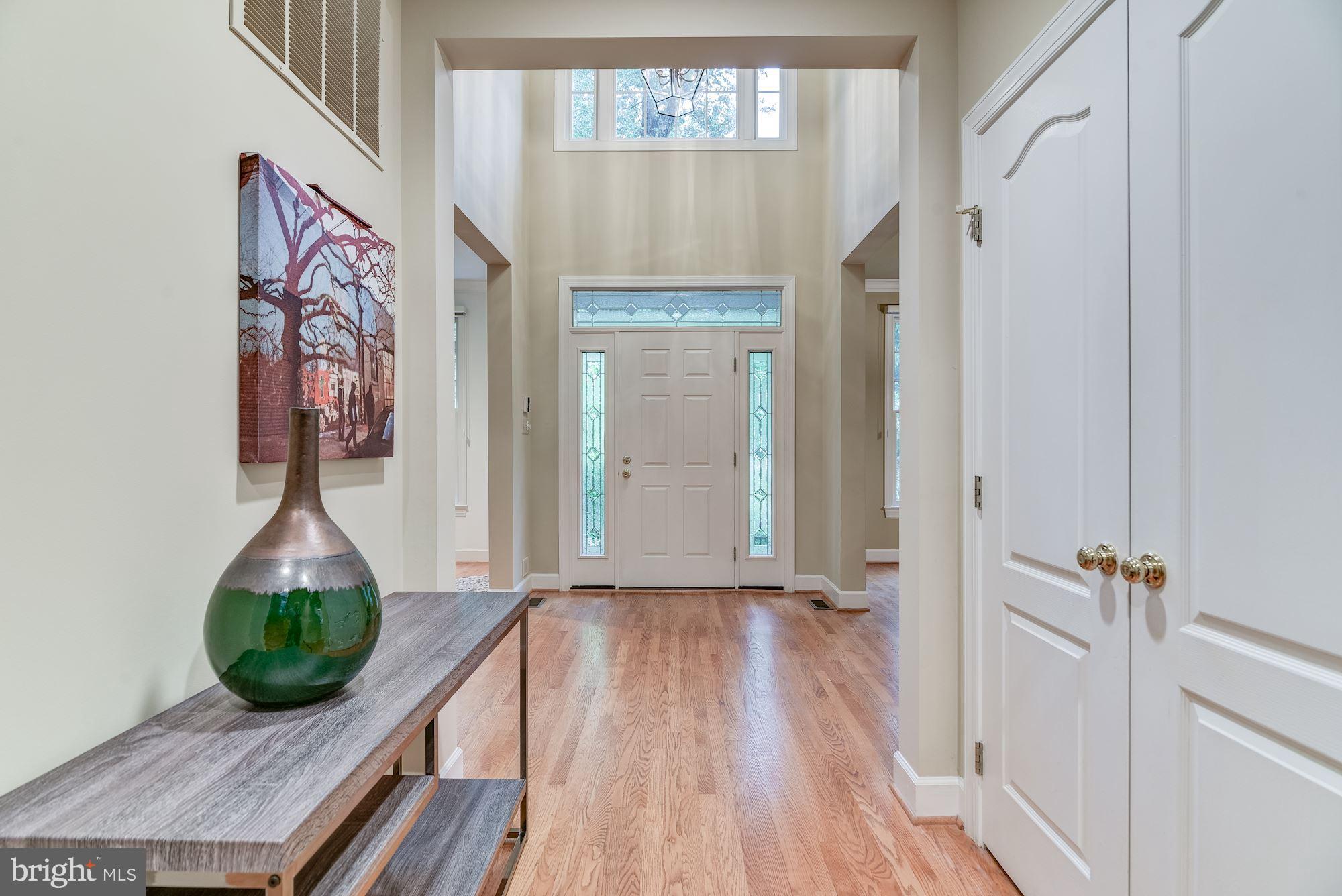 6804 Rannoch Road Bethesda, MD 20817 - Photo 3 of 30 Interior (General)