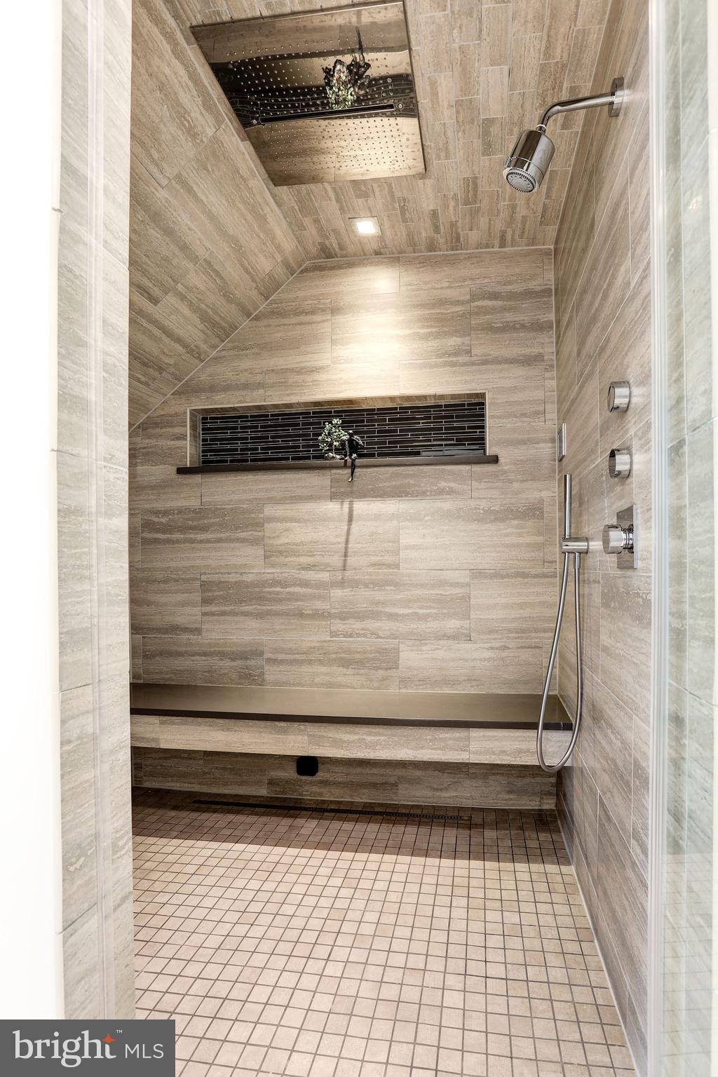 6804 Rannoch Road Bethesda, MD 20817 - Photo 25 of 30 Bath (Master)