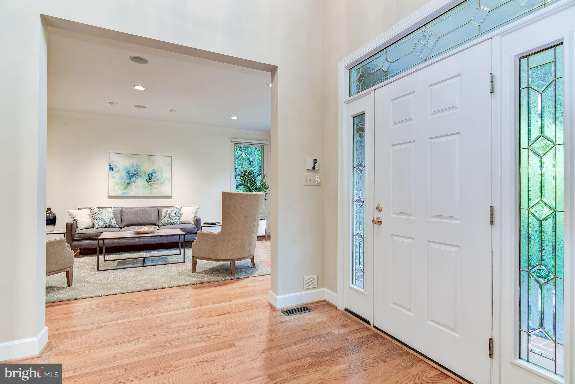 6804 Rannoch Road Bethesda, MD 20817 - Photo 4 of 30 Interior (General)