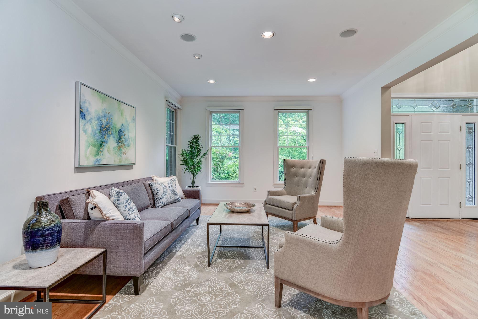 6804 Rannoch Road Bethesda, MD 20817 - Photo 6 of 30 Living Room